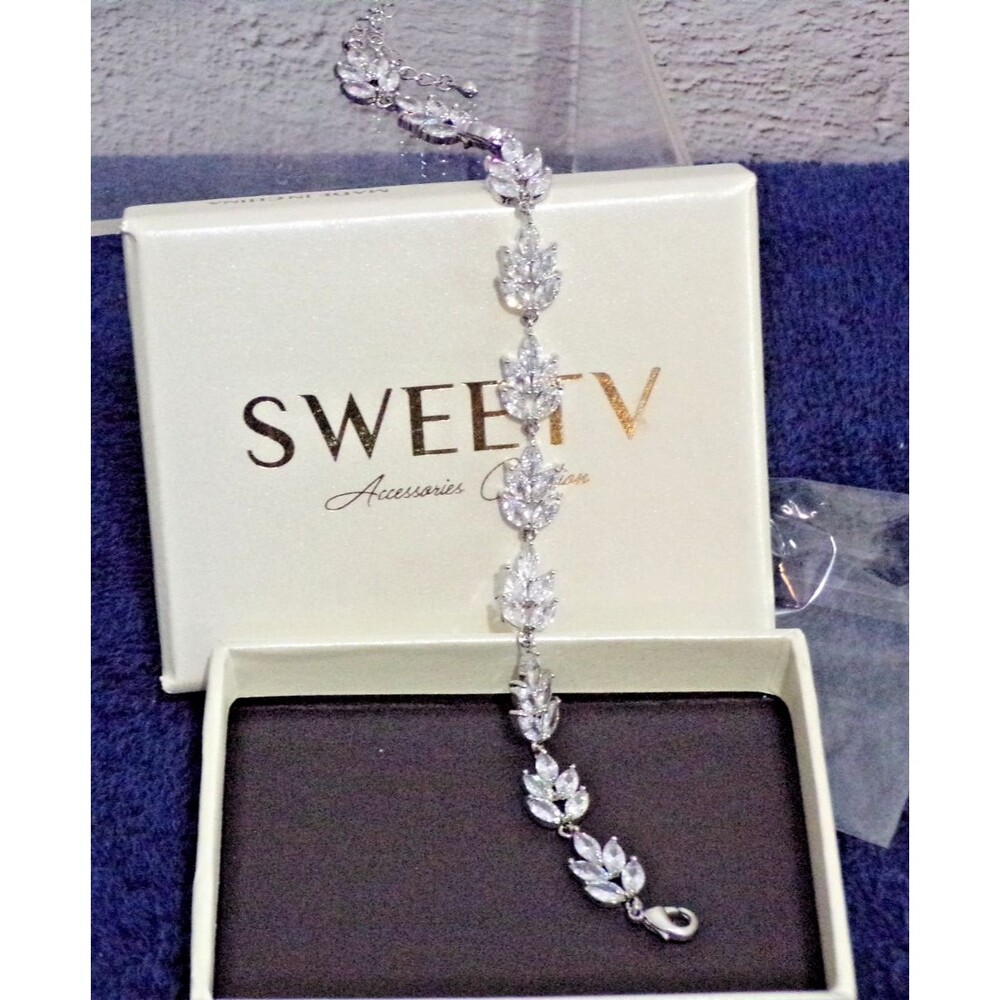 Sweetv Accessories Collection Bracelet w/Rhinestones Leaf Design Claw Closure